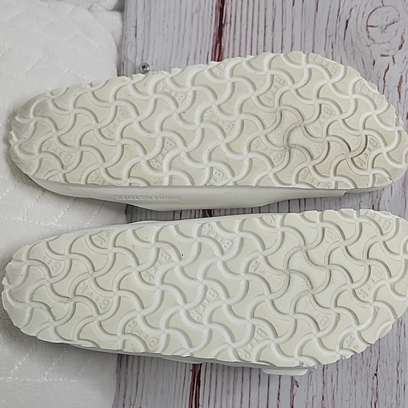 Birkenstock White Double Strap Sandals Women's Size 7.5 - Picture 7 of 9